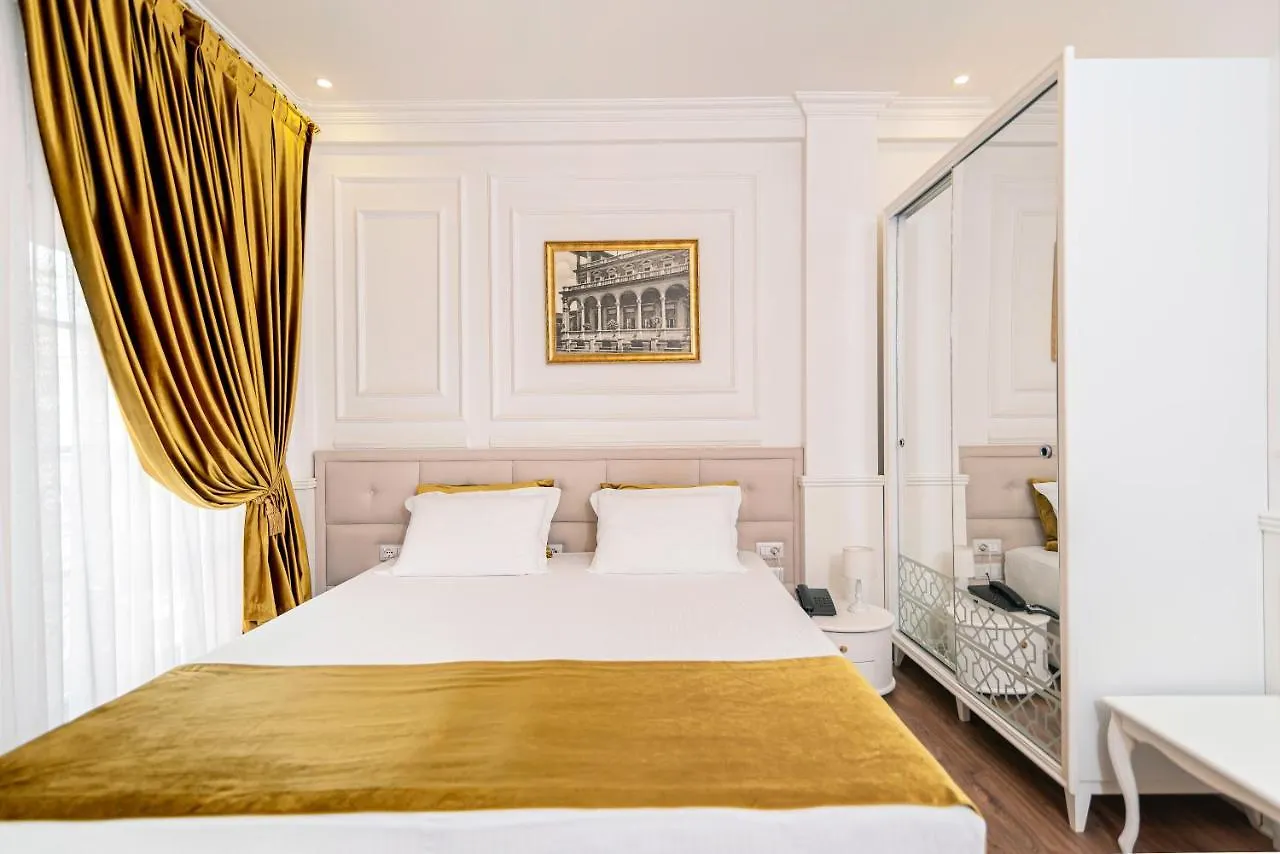 Eler Hotel Tirana 4*,